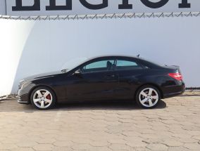 Mercedes-Benz E - 2009