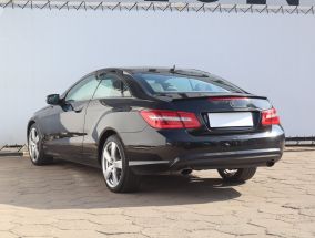 Mercedes-Benz E - 2009