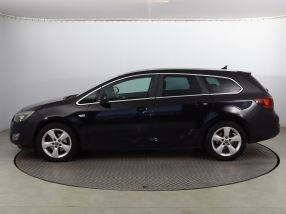 Opel Astra - 2011