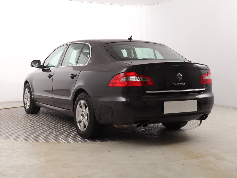 Škoda Superb, 2010