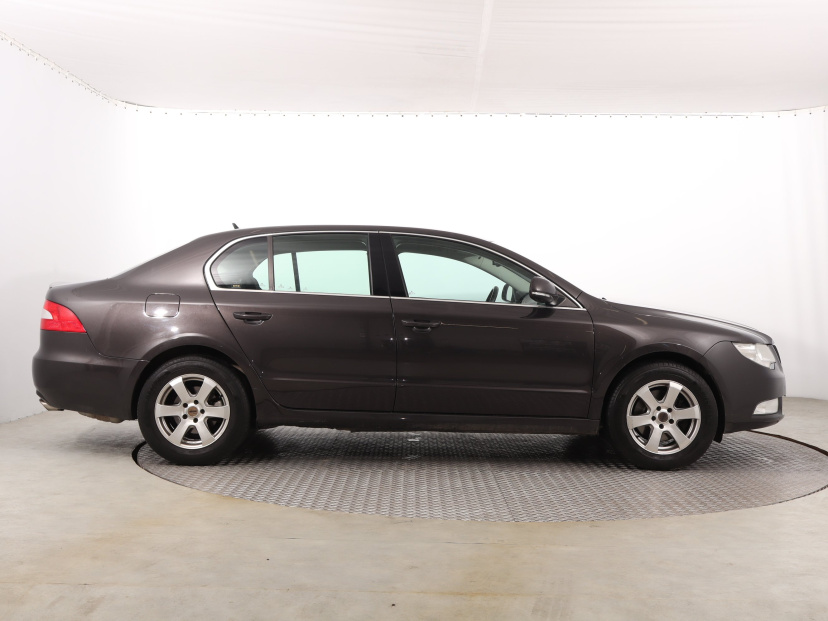 Škoda Superb, 2010