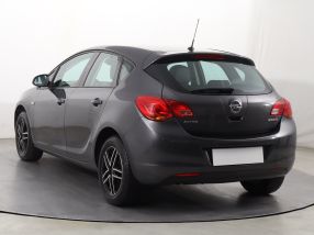 Opel Astra - 2012