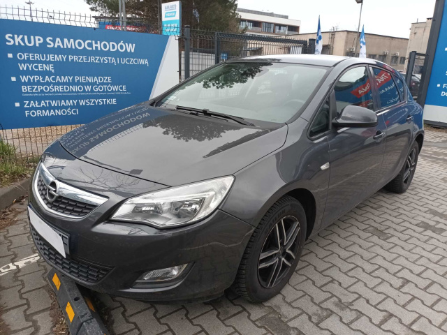 Opel Astra 2012