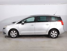Peugeot 5008 - 2011