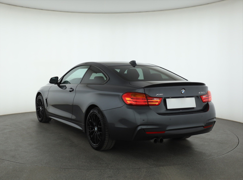 BMW 4