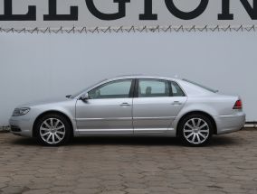 Volkswagen Phaeton - 2012