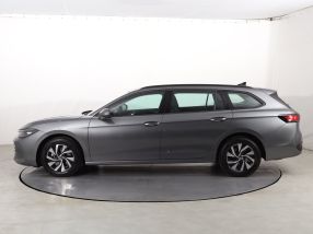 Volkswagen Passat - 2025