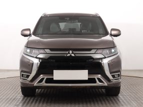 Mitsubishi Outlander - 2020