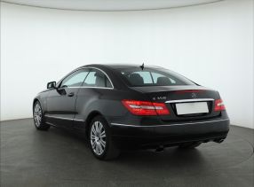 Mercedes-Benz E - 2011