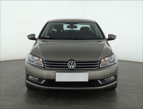 Volkswagen Passat - 2012