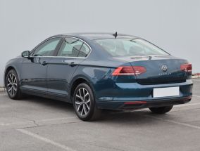 Volkswagen Passat - 2021