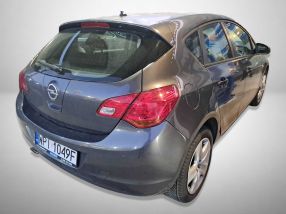 Opel Astra - 2012