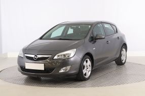 Opel Astra - 2012