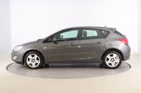 Opel Astra - 2012