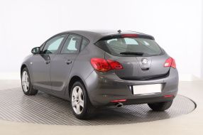 Opel Astra - 2012
