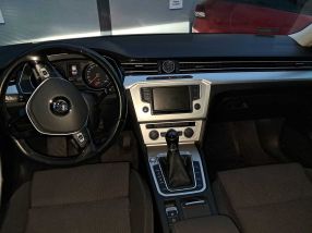 Volkswagen Passat - 2016