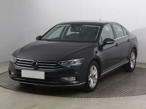 Volkswagen Passat - 2021