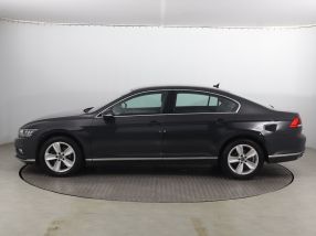 Volkswagen Passat - 2021