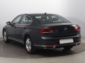 Volkswagen Passat - 2021