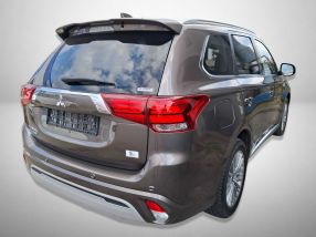 Mitsubishi Outlander - 2020