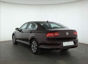 Volkswagen Passat - 2016