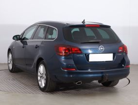Opel Astra - 2011