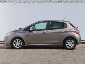 Peugeot 208 - 2014