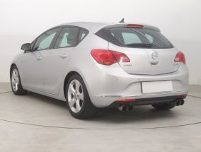 Opel Astra - 2013