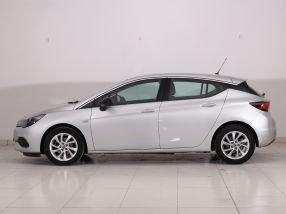 Opel Astra - 2021