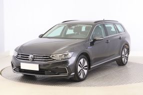 Volkswagen Passat - 2021