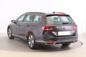 Volkswagen Passat - 2021