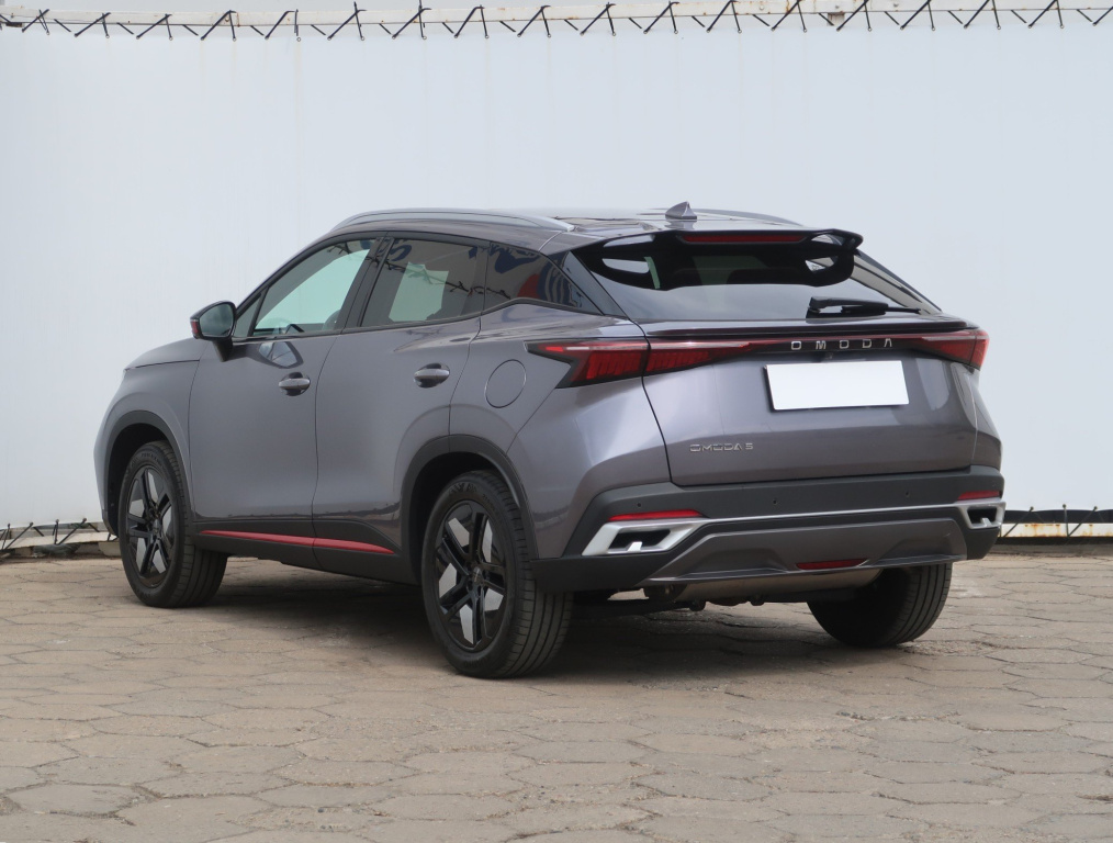Omoda 5