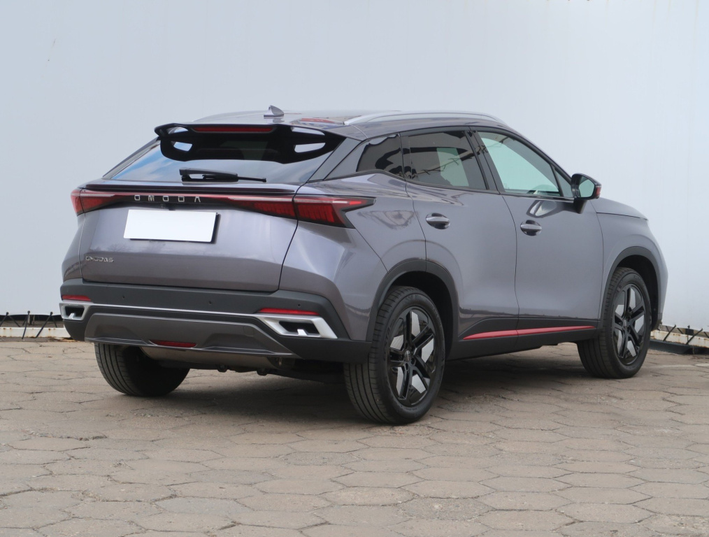 Omoda 5