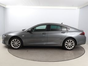 Opel Insignia - 2021