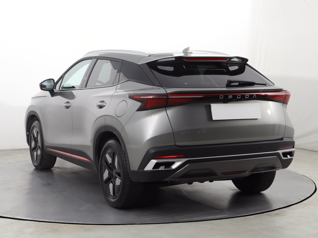 Omoda 5