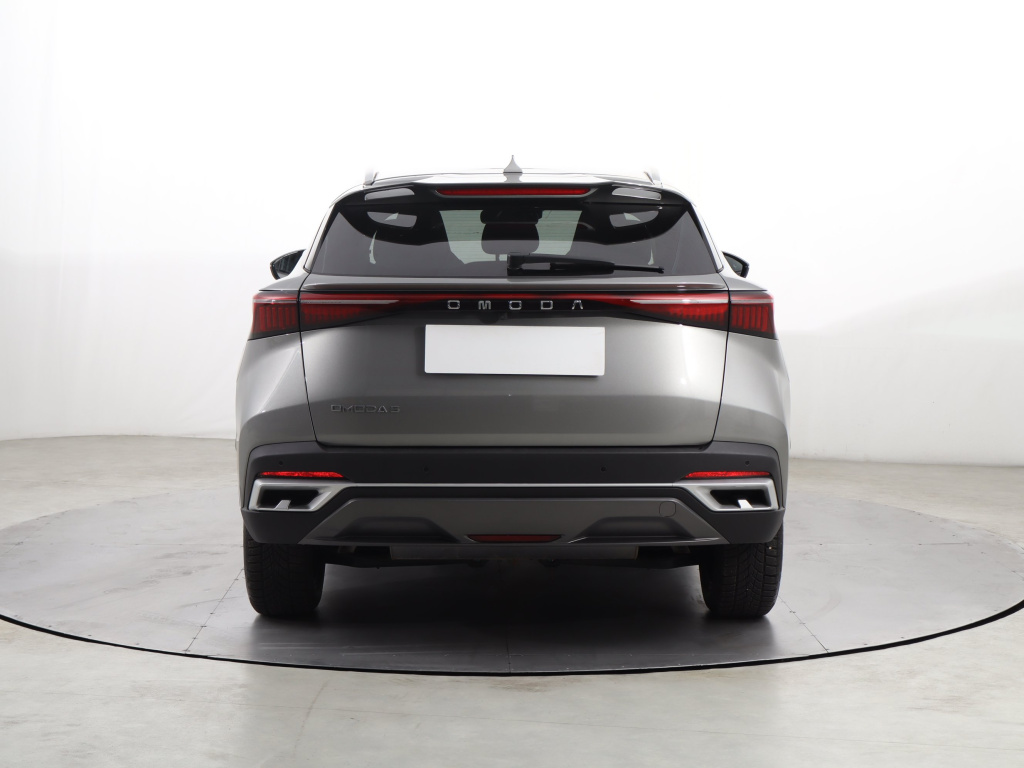 Omoda 5