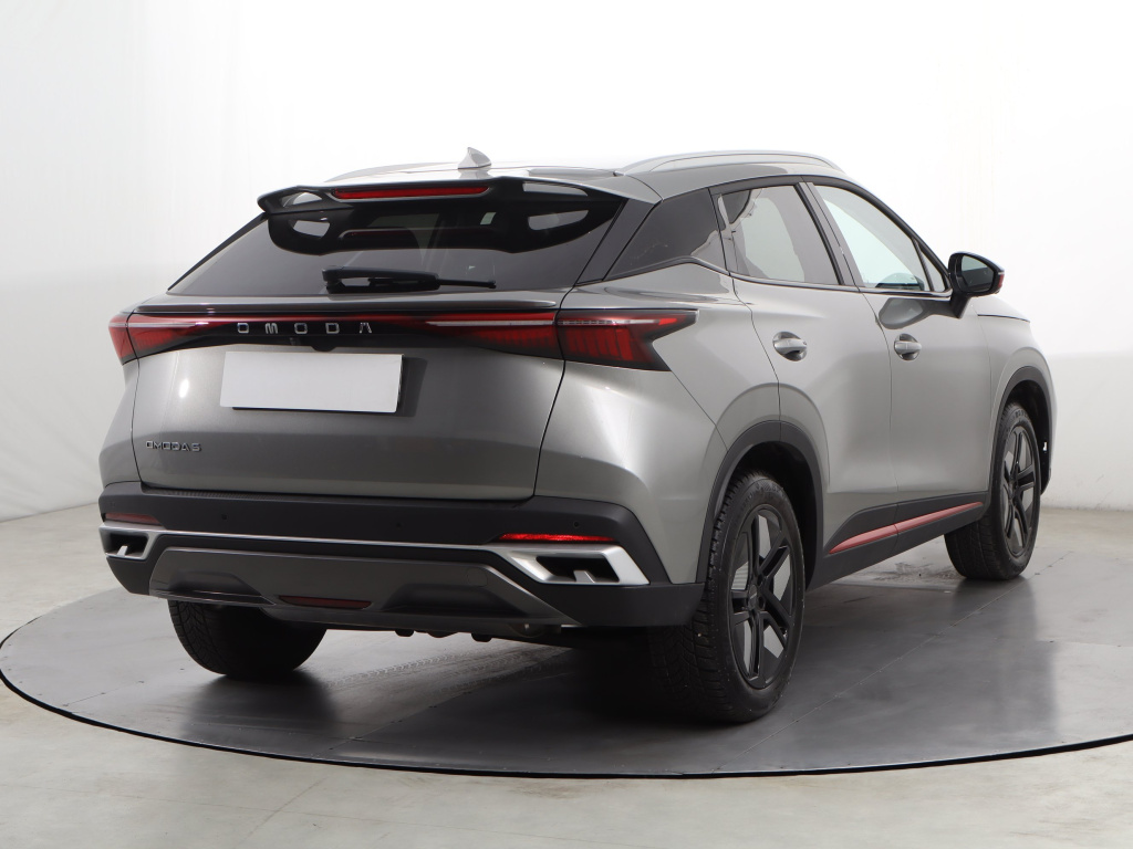 Omoda 5