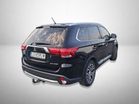 Mitsubishi Outlander - 2016