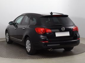 Opel Astra - 2011
