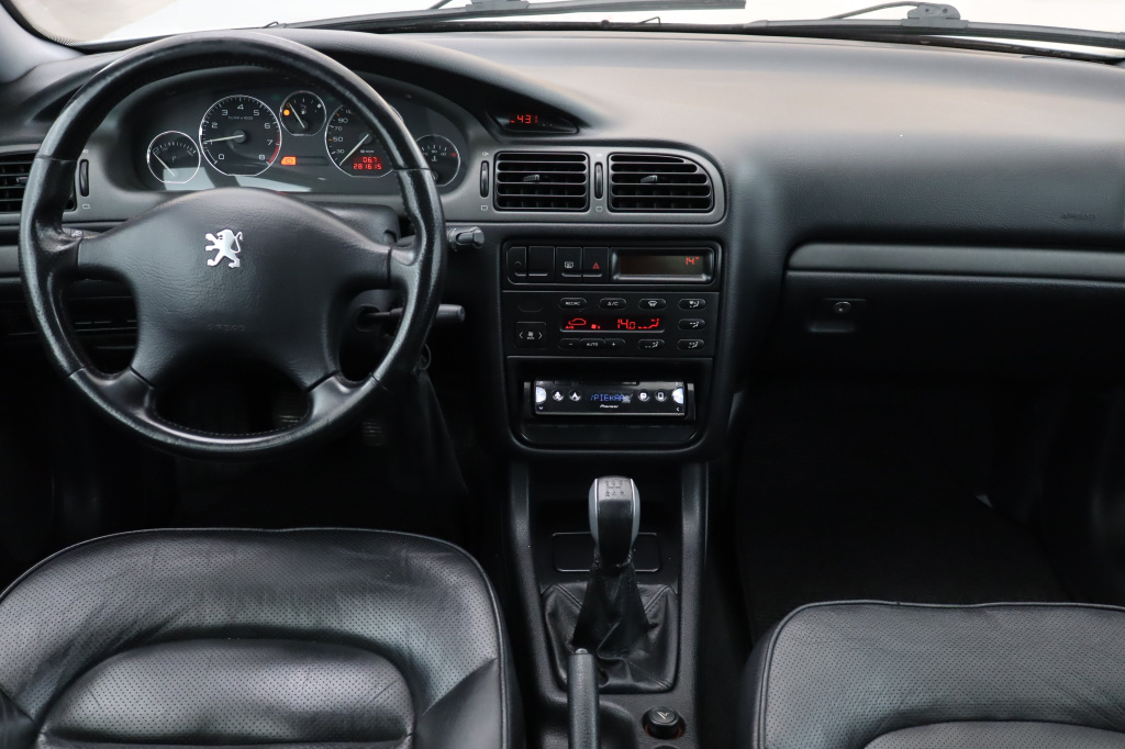 Peugeot 406