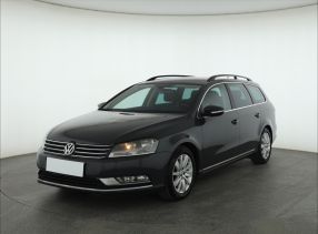 Volkswagen Passat - 2011
