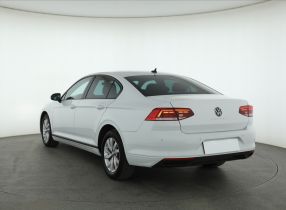 Volkswagen Passat - 2022