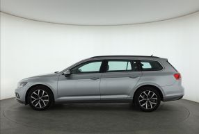 Volkswagen Passat - 2022