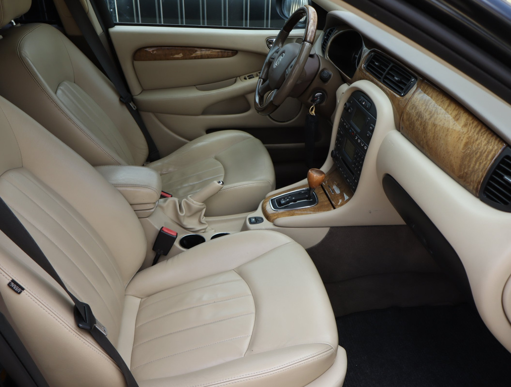 Jaguar X-Type