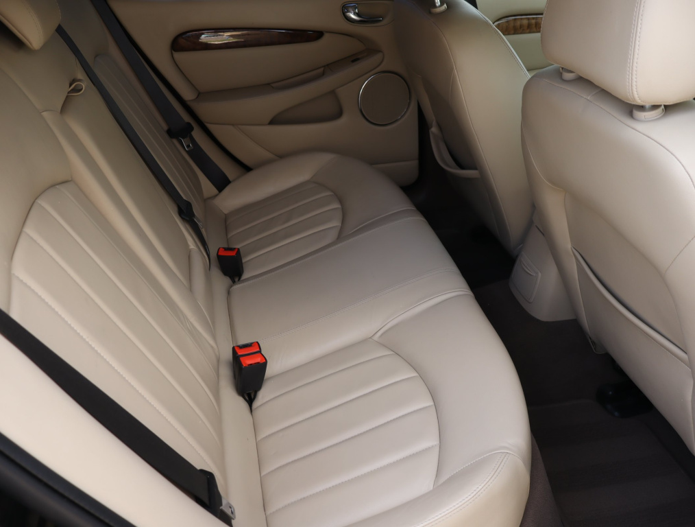 Jaguar X-Type