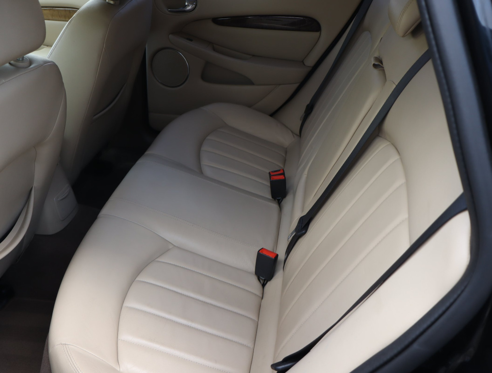 Jaguar X-Type