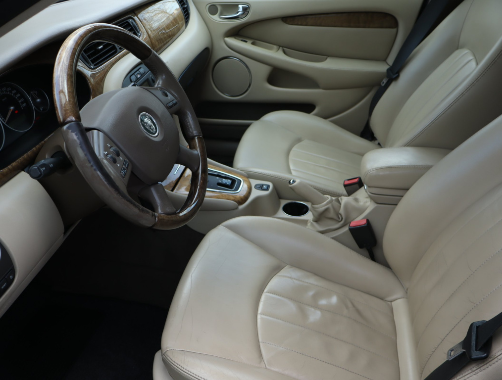 Jaguar X-Type