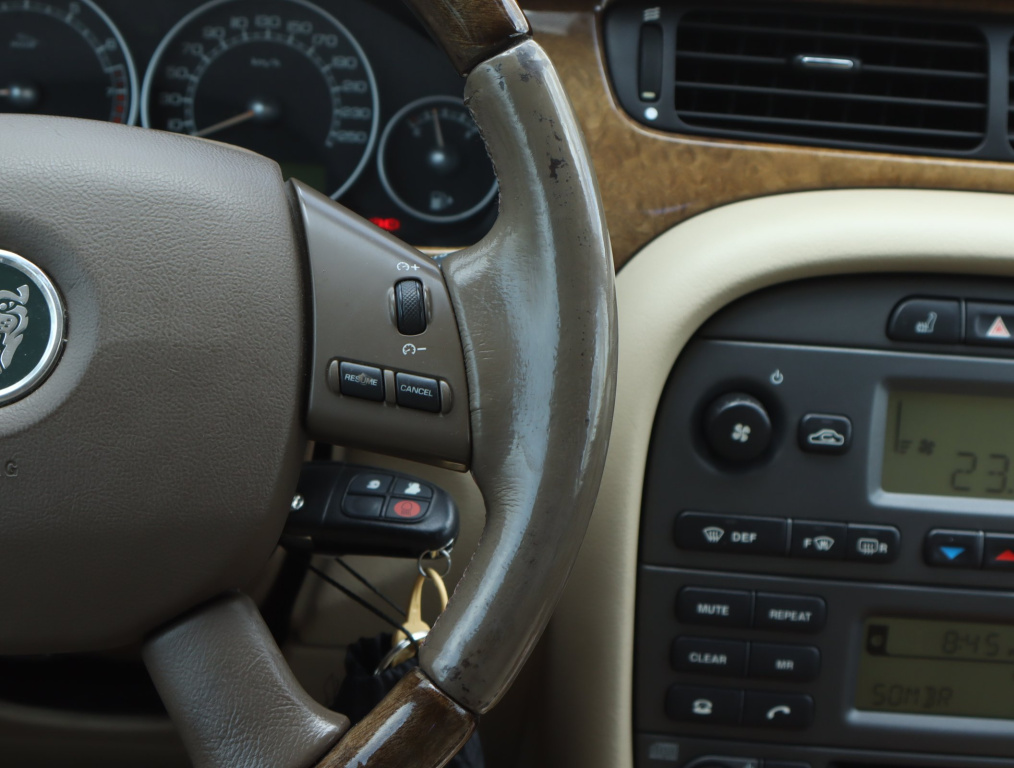 Jaguar X-Type