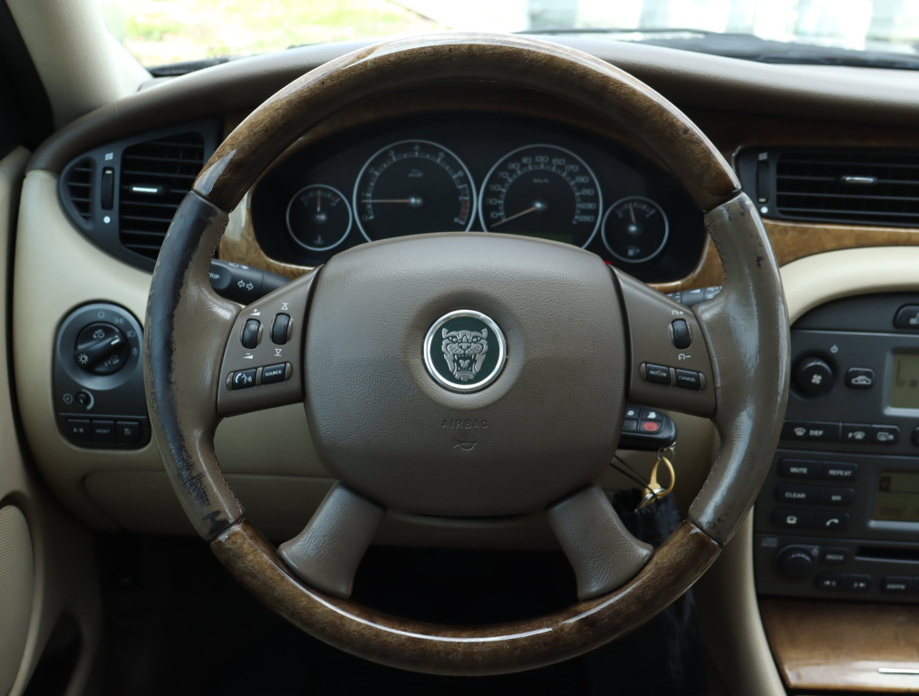 Jaguar X-Type