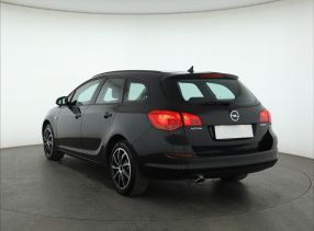 Opel Astra - 2012
